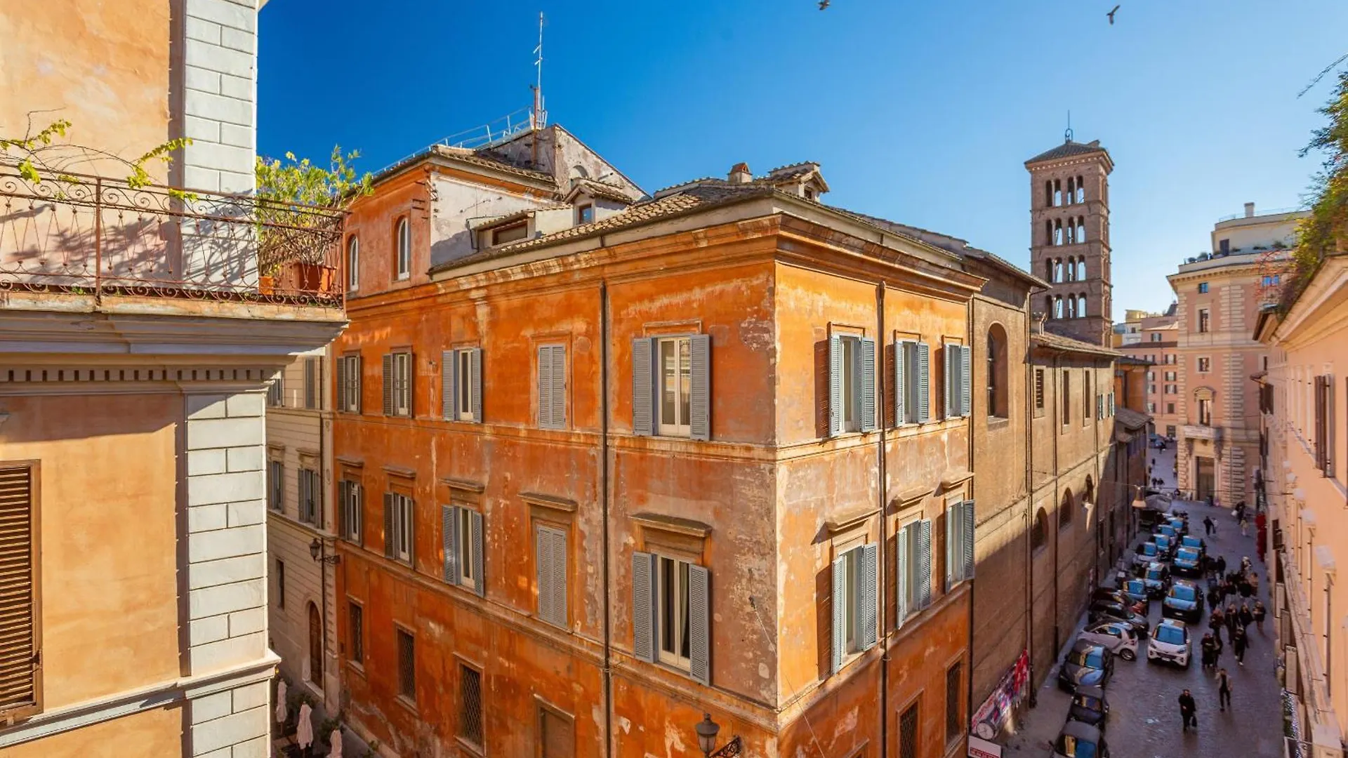 Апартаменты Chic Spanish Steps Retreat Рим