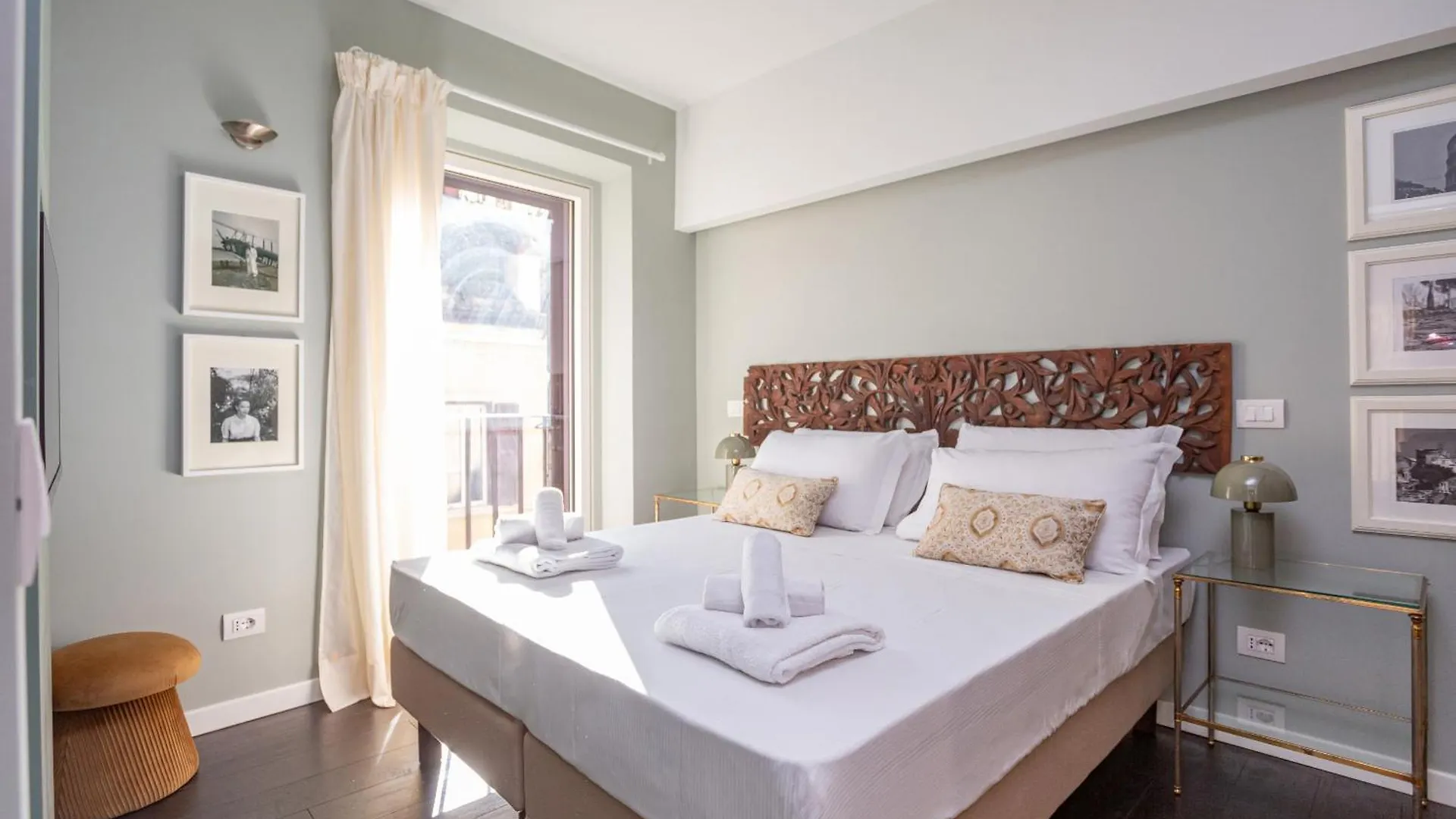 Апартаменты Chic Spanish Steps Retreat Рим Италия